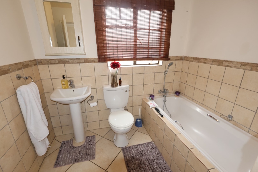 2 Bedroom Property for Sale in Hillside Free State